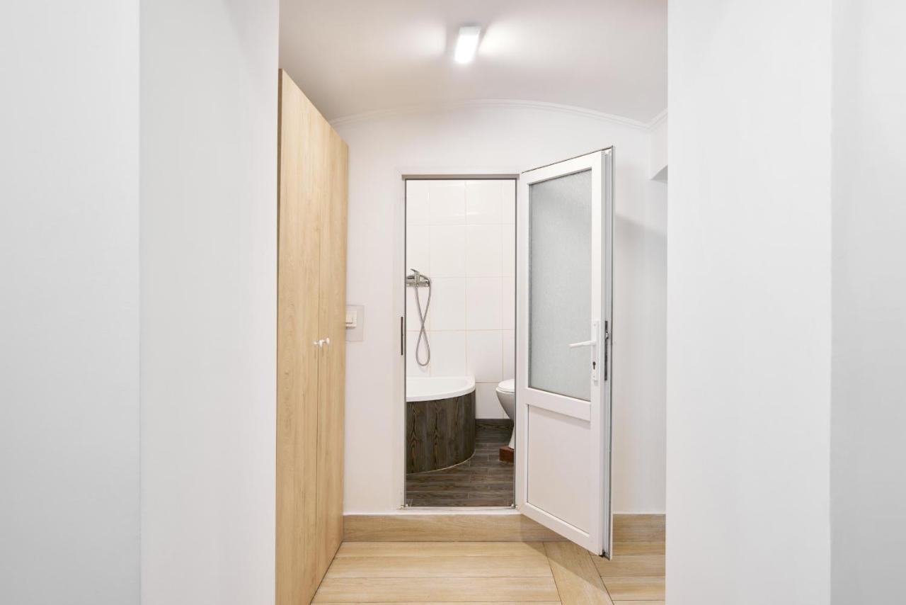 Квартира Для Вас! Вул. Голинського, 8! Apartment Lviv Exterior photo
