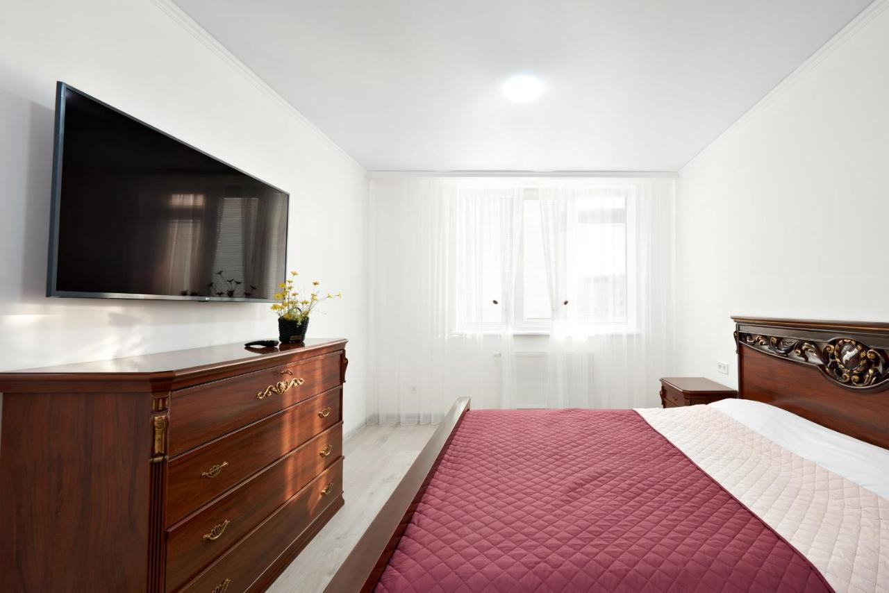 Квартира Для Вас! Вул. Голинського, 8! Apartment Lviv Exterior photo