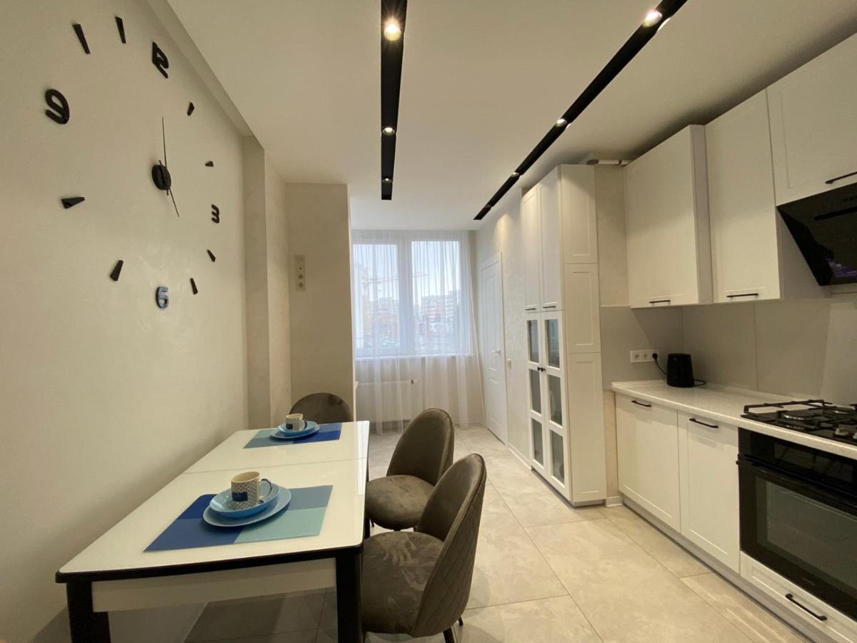 Квартира Для Вас! Вул. Голинського, 8! Apartment Lviv Exterior photo